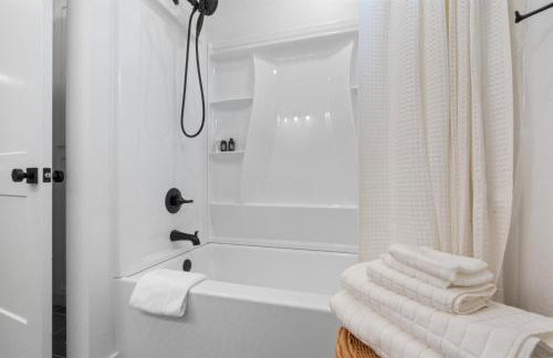 Game Night Getaway - 3BR Near WinStar - Foto 20