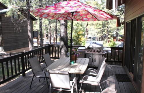 Kathys Cabin, King Bed, Hot Tub, Near-NAU & Downtown attractions, Perfect Year-Round Mountain Getaway - Photo 39