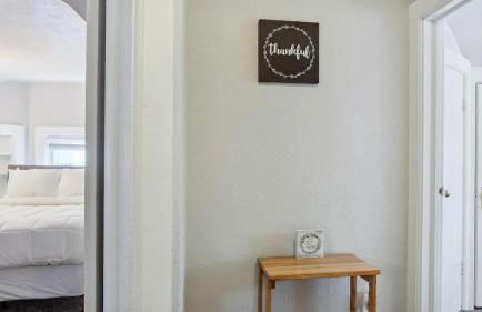 Blue & Gold Retreat sleeps 14 Minutes from ND - Photo 41