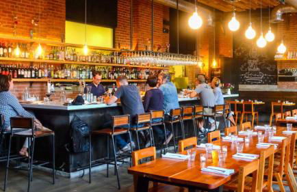 Mid-Century Modern Home Near Downtown with Free Parking - Foto 64