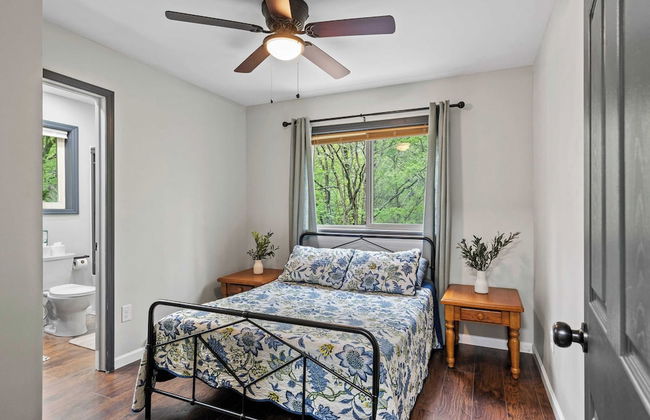 The Tranquil Trails by Avantstay Lake Access, Deck, Fireplace - Foto 23