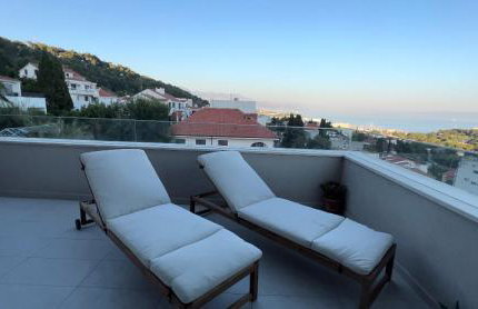 Splendid Split View apartment - Photo 17