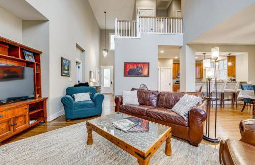 4 Mi to Bear Creek Lake! Serene Escape with Deck - Foto 7