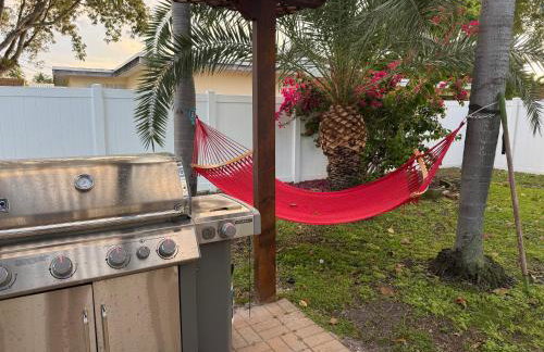 Spacious 4BR 2 5BA Family Retreat Pool Near Beach - Foto 53