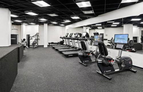 Gold Coast studio w doorman gym 2 blocks to L CHI-916 - Photo 16