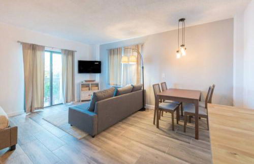 Deluxe Studio w/ Lakeview - free parking/pool - Foto 6