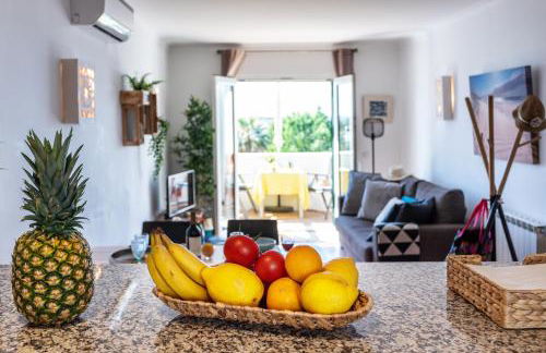 sunny apartment with sea view - Foto 3