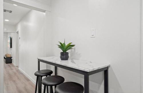 1 mile from the Beach Fire Pit, Patio, Parking! - Foto 16