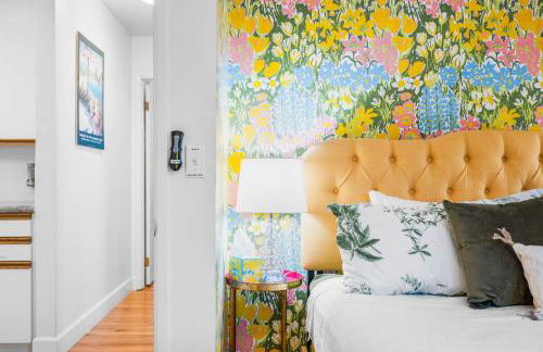 Nature-Inspired Stay with Pool, Fire Pits and More - Foto 49