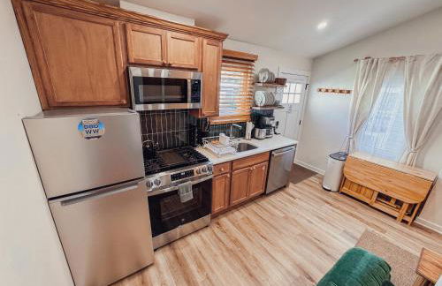 Stylish 2 BR 1 BA Apartment - Steps to the Ocean - Hidden Gem - Foto 5