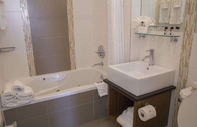 Aura Hotel Brooklyn - Photo 52