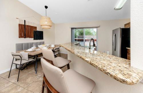 NEW! Safari Breeze - Professionally Decorated Home by Busch Gardens & USF - Foto 28