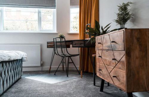 Luxury Renovated Bungalow with wheel chair access, Hot Tub and Fire Pit - Foto 9