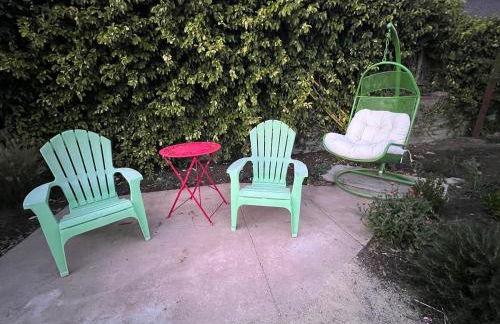 Urban Luxe Retreat l King Bed l Kitchenette - Photo 23