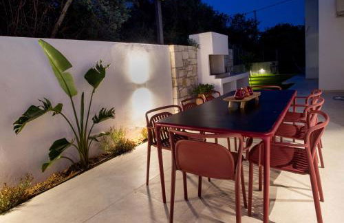 Avrilia Seaside Villa Heated Pool - Foto 53