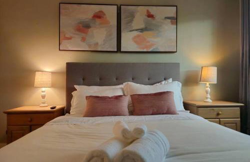 Book Now! 8-Min to Metro - King Bed- Old Town Central Retreat - Floyd's Freedom - - Foto 12