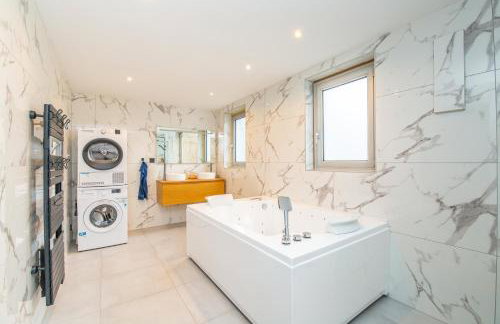 L'ESCAPADE PASSION EXPERIENCE - FAMILY & ANIMAUX Welcome - Balneo SPA Jardin - Elegance & Confort - CLIMATISATION - Elite Premium Properties Services - Foto 9