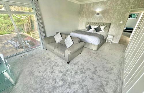 5 Bed House - Pool - Hot Tub - Sauna - Pool Table - Near New Forest and Beach - Sleeps 12 - Photo 6