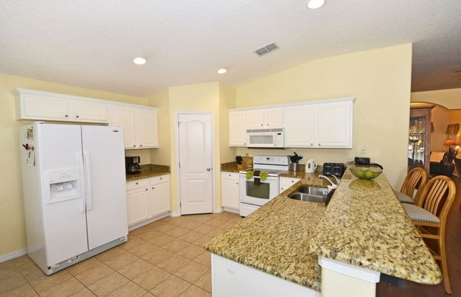 Lakeside 4-bed Pool Home At Villa Sol 4 Bedroom Home by Redawning - Foto 8