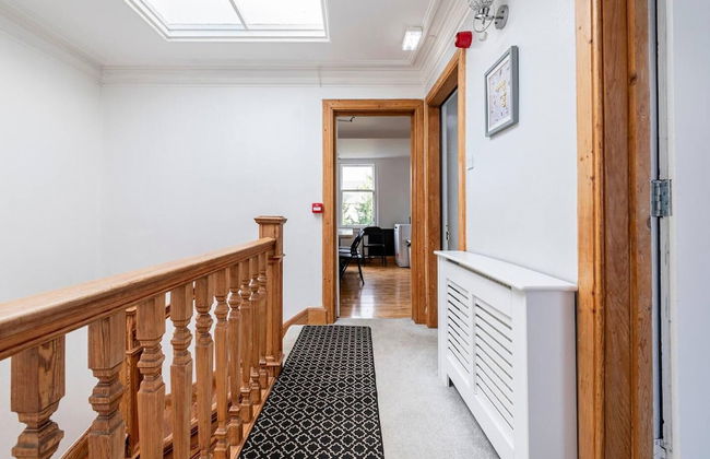 Stunning 5 Bedroom Large Apartment With Parking - Foto 36