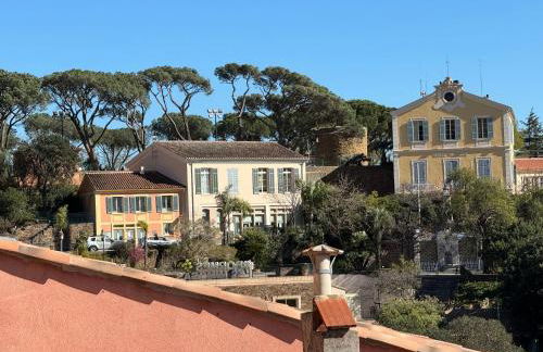 Studio le Nid, vue mer, village et collines avec terrasse - Foto 4