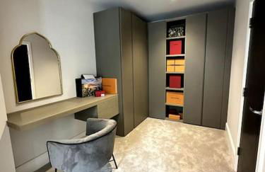 Luxury 4-bed home with club room - Photo 3