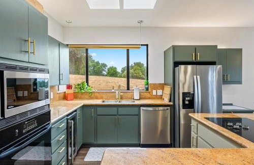 Mid-Mod Hilltop Retreat Views & Local Wildlife - Foto 52