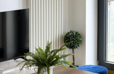 2 Bedroom, 2 Bathroom Apartment with Balcony in Hoxton Shoreditch, Sleeps 6 - Foto 15