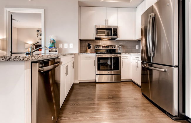 Bluebird Suites in Reston - Photo 13