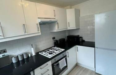 Stylish London Stay 2-Bedroom Duplex Sleeps 6 - Foto 40