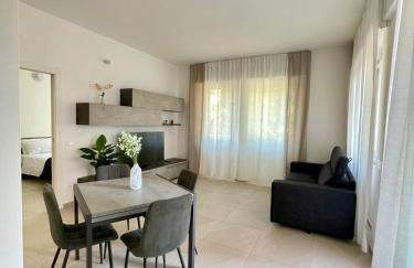 Central Modern Apartment near Lake Como with Elevator and Air Conditioning - Foto 1