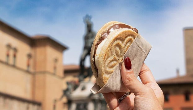 Bologna Food Tasting box- Audio Guided Tour with Food Tasting - Photo 4