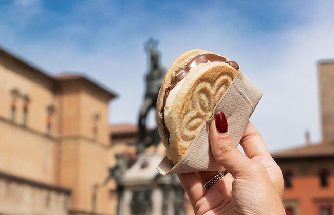 Bologna Food Tasting box- Audio Guided Tour with Food Tasting - Photo 4