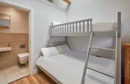 Host & Stay - The Old Jail Barber's Shop - Foto 28