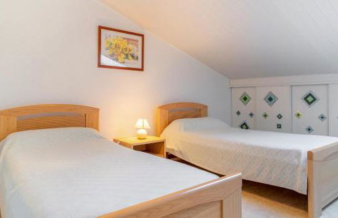 Awesome Home In La Faute Sur Mer - Photo 12