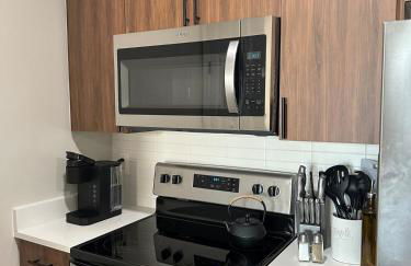 Beautiful Arlington Apartment with Pool & Parking! - Foto 18