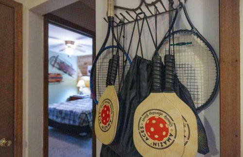 Serenity and Fun all in one in this Cozy Pocono Cabin - Foto 61