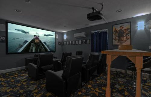 Blue Moon - LUX Oceanfront Pool Hot Tub Theater - Photo 8