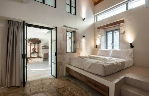 Olive Hideaway Private Pool Villa, Chania Sleeps 7 - Foto 4