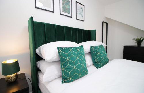 New Cardiff Bloc Exclusive Apartments By Prime Stays - Shops and Parking - Great for Groups and Families - Foto 54