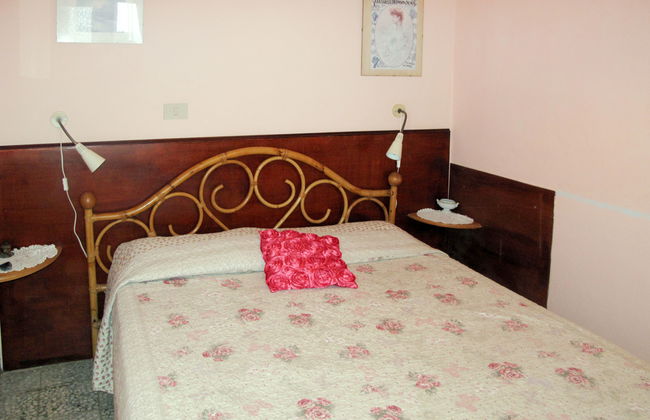 Ketty (SLR110) - Photo 18