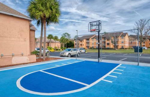 Mickey's Hideaway Condo Near Disney - Foto 13