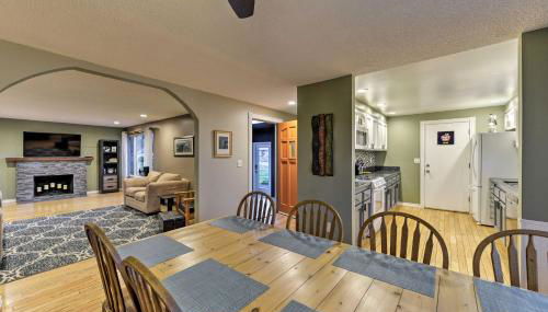 Game Room Fun! Medford Family Retreat - Foto 4