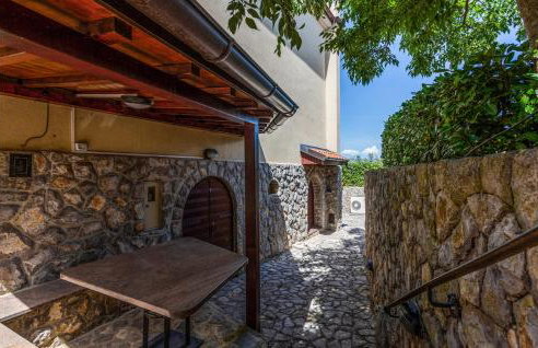 Villa With Pool, Jacuzzi, Sauna, Fitness, Playground & Wine Cellar - Photo 18