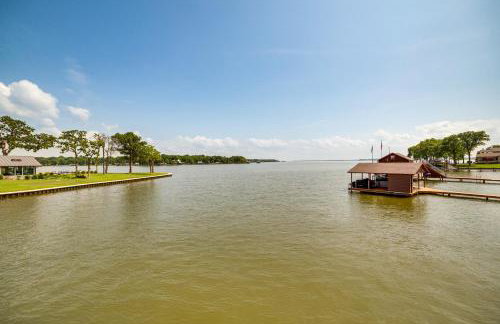 Live Lake Life! Enchanted Oaks Gem with Private Dock - Foto 36