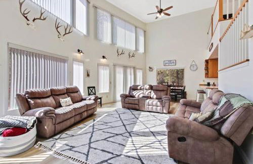 Cascade Cabin Mountain Getaway with Private Beach - Foto 8