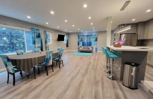 Spacious 3 bedroom unit with backyard and parking just 10 minutes from Rodeo Dr and attractions! - Photo 1