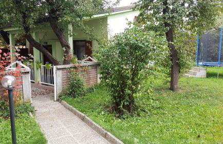 House in center of Gospic with big garden - Photo 37