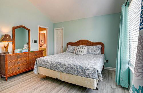 Walk to Ocean Surfside Beach Gem with Private Pool - Foto 17