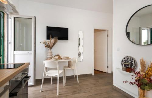 Charming renovated apartment next to the sea - Foto 5